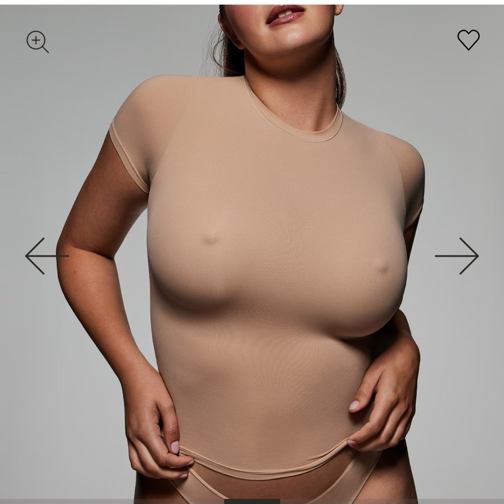 SKIMS Nipple Push Up Bra - Picture 2 of 11